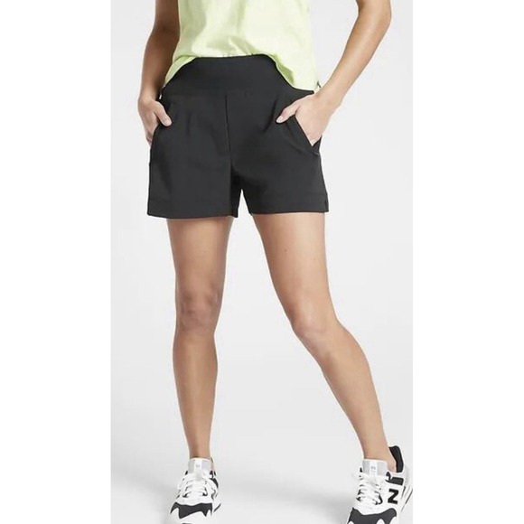 Athleta Pants - Athleta Trekkie North Short Black Size 6